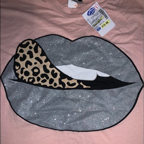 Cute pink t-Shirt - Picture 2 of 4